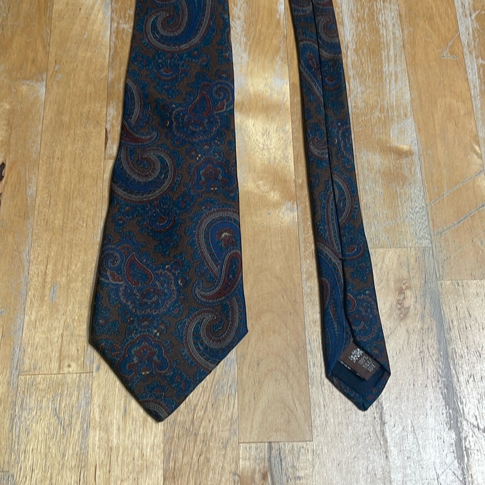 Vintage cricketeer 100% silk tie